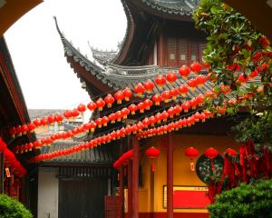 Hübsch geschmückte traditionelle Häuser in China