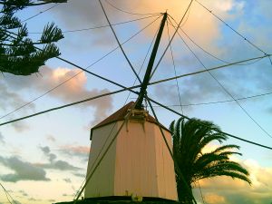 Windm�hlen pr�gen das Bild von Portugal, auf dem Festland und auf den Inseln